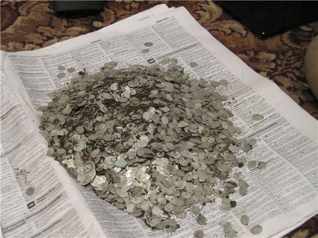 Клад монет- чешуи