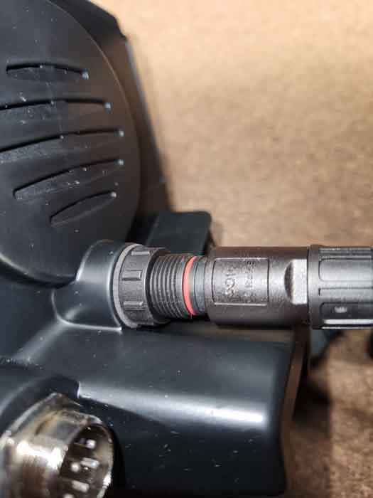 Подключение прошивочного кабеля к Интронику